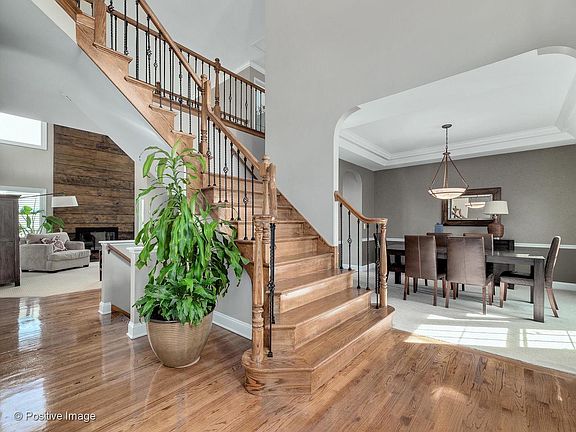4th image of 25W668 Wheatberry Ct