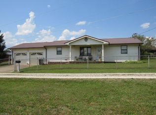 17 Forest View Ln, Spencer, WV 25276