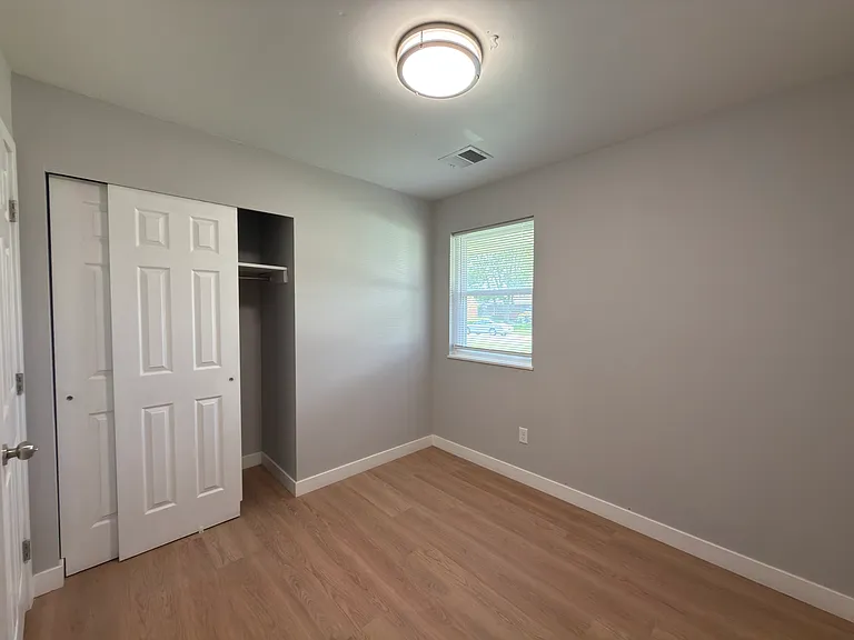 228 Balsam Ct — Photo 11