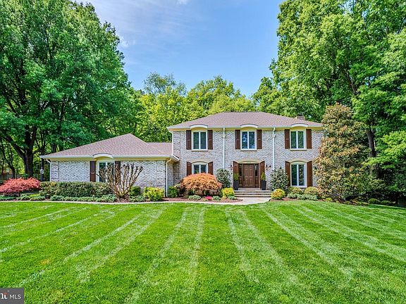 3rd image of 10904 Berryland Ct