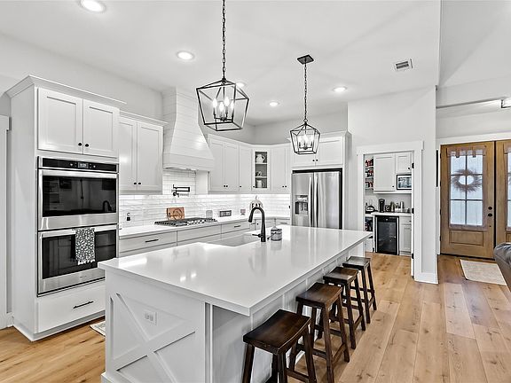 3rd image of 10547 Acacia Rd