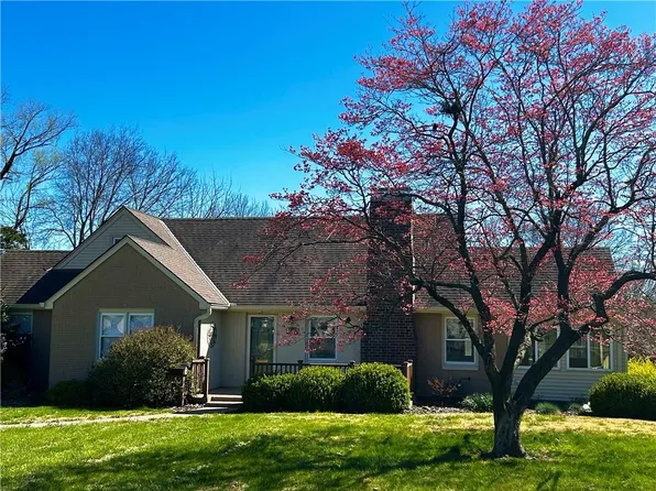 13103 E 39th St S, Independence, MO 64055