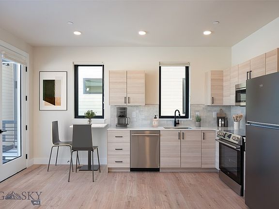 4th image of 2352 Vaquero Pkwy #206