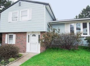 711 Charette Rd, Philadelphia, PA 19115