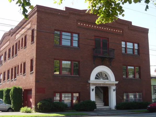 3652 SE Stark St, Portland, OR 97214