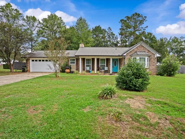 202 Chapelwood Dr, Dothan, AL 36305