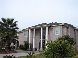 617 Crenshaw Rd, Pasadena, TX 77504