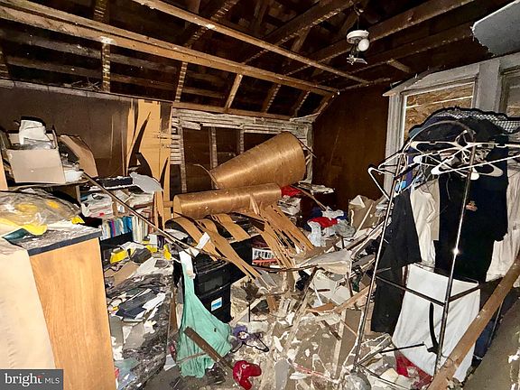 5th image of 215 Berlin Rd