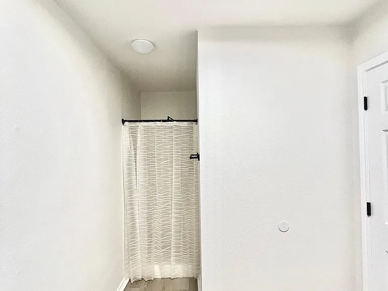 120 S McKown Ave #B — Photo 17