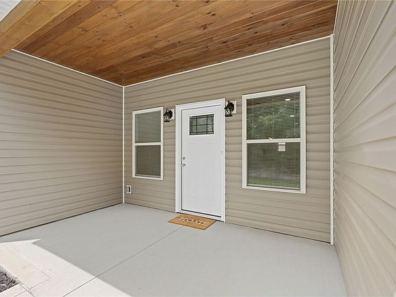 4th image of 914 Smith Grove Rd
