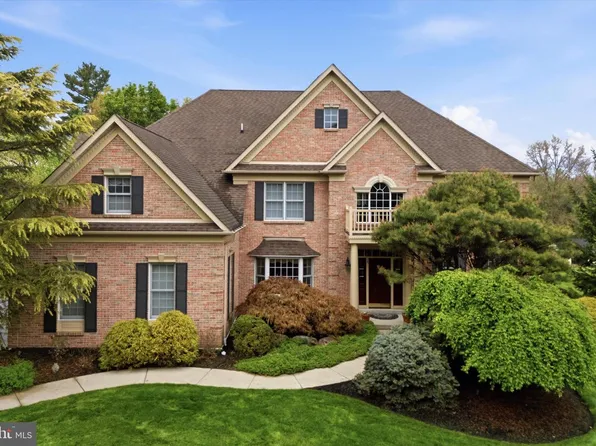 16 Chestnut Ln, North Wales, PA 19454
