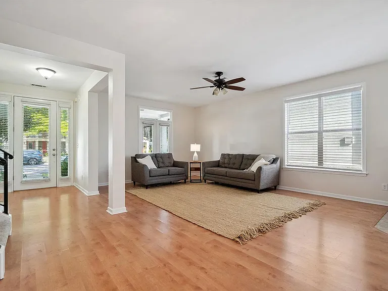 1133 Island Pl E — Photo 5