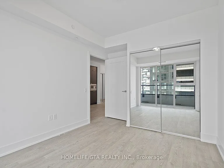 10 Inn On The Park Dr #2405 — Photo 27