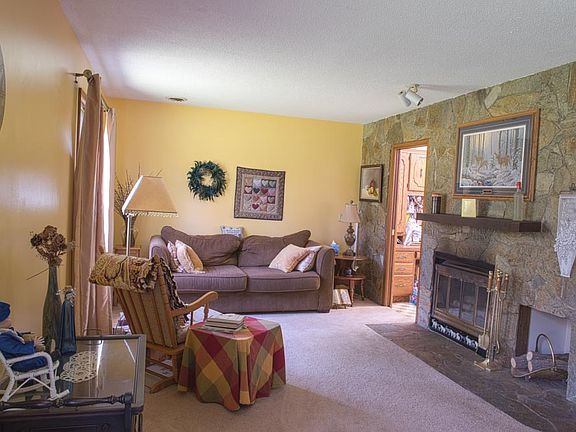 5th image of 4605 Fern Street