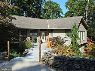 3689 Elizabethtown Rd, Manheim, PA 17545