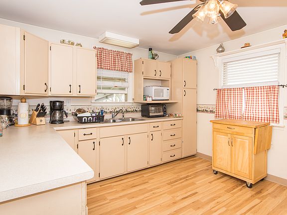 4th image of 714 92nd St