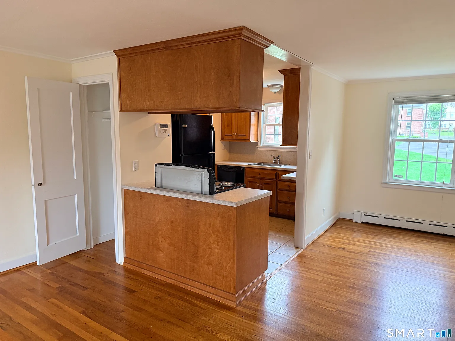 2 bed, 1.0 bath, 837 sqft, $2,000 — Photo 3