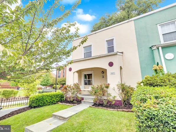 909 Pendleton St, Alexandria, VA 22314