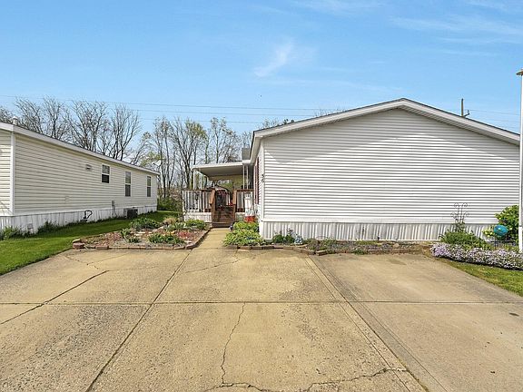 3rd image of 1100 Thornwood Dr Lot 56