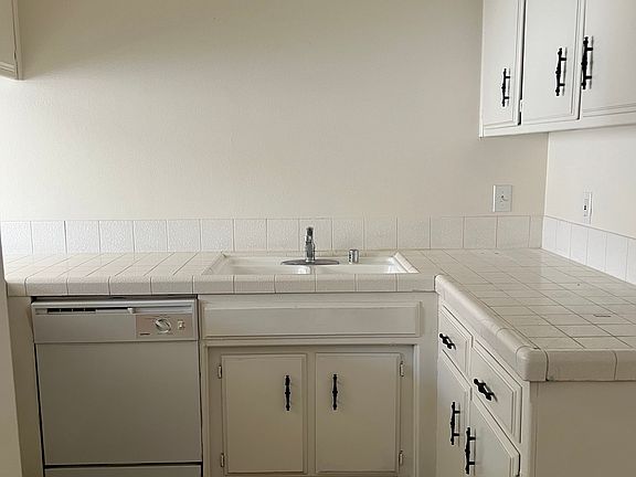 5th image of 4201 Parkwood Ct APT 5