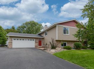 2402 Friendship Ln, Burnsville, MN 55337