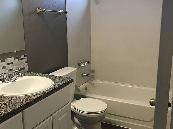 4th image of 1625 Ash St #1625
