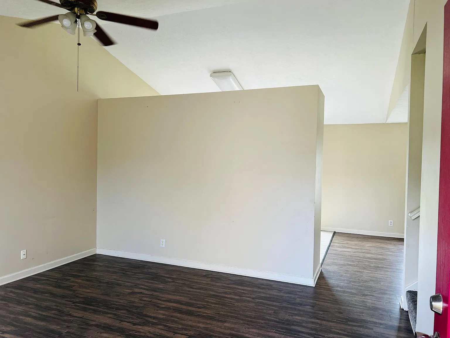 3 bed, 2.5 bath, 1425 sqft, $1,590 — Photo 2