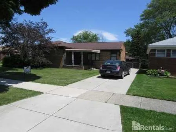 24730 Gardner Ave, Oak Park, MI 48237