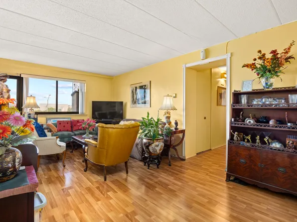 92-29 Queens Boulevard image 1 of 20