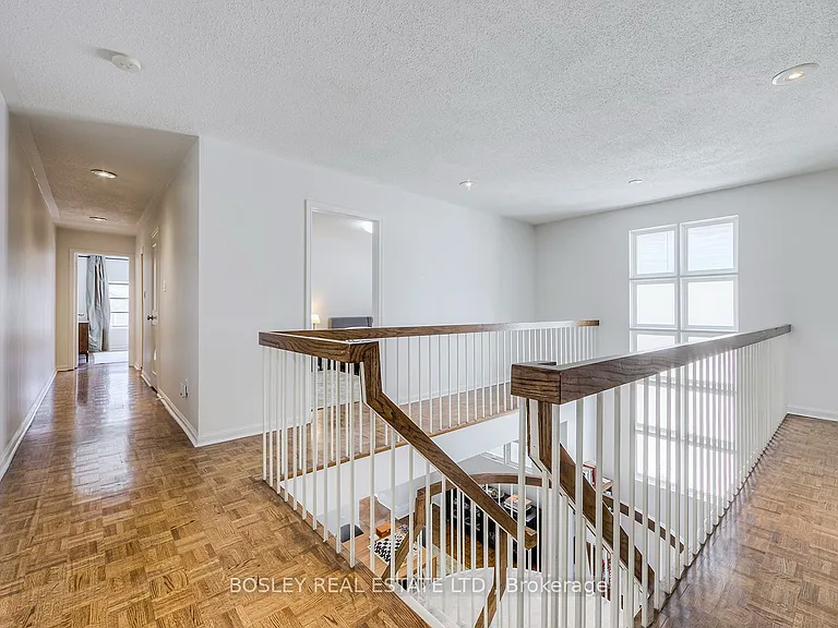 98 Sherwood Ave — Photo 23