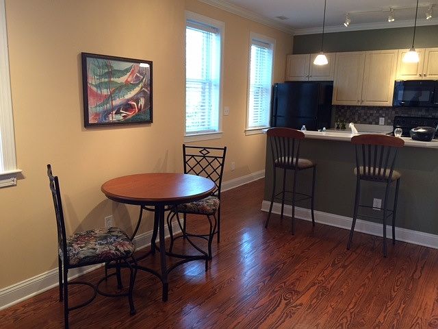 Kitchen & breakfast area