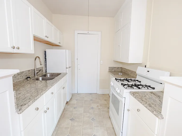 James Apartments | 2886 — Photo 9