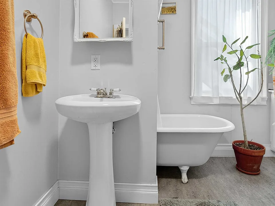 This clawfoot bathtub is spacious and deep. Rare to find a bathtub of this size these days.