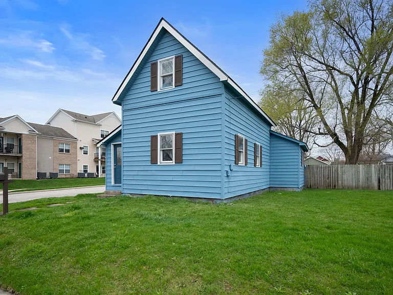 1601 N Webster St — Photo 11