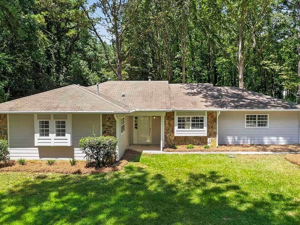 1st image of 265 Churchill Way