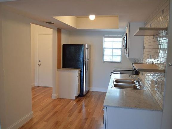 3rd image of 3821 N Oak Dr Unit J41