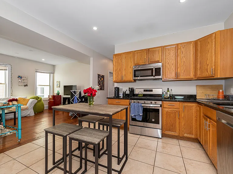 226 Calumet St #2X — Photo 2