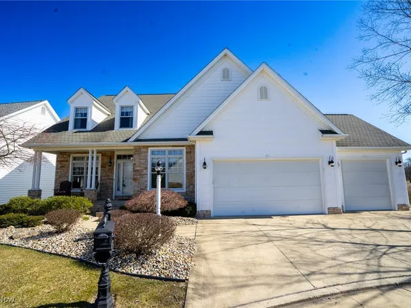 21 Saybrook Dr #2, Canfield, OH 44406