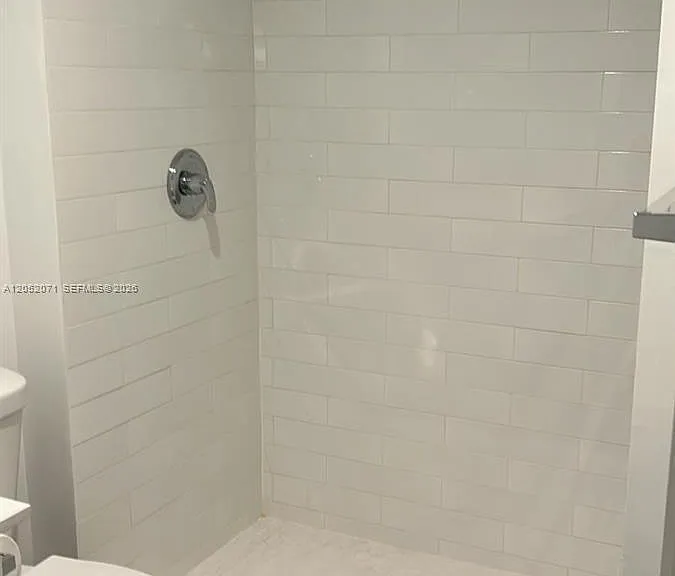 141 NW 16th Ave #5 — Photo 3