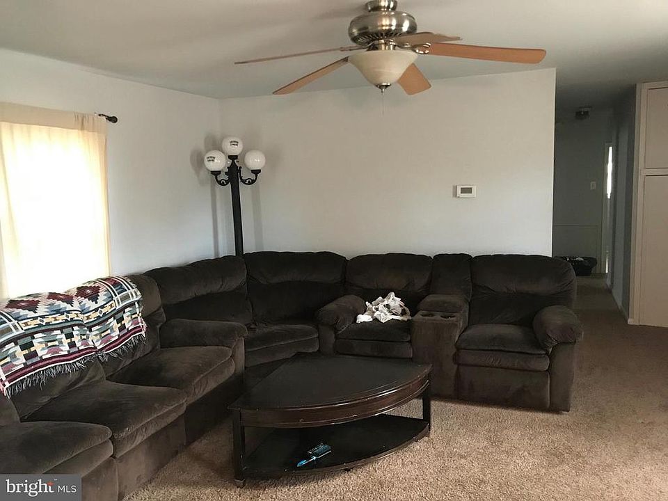 2nd image of 1118 Commonwealth Blvd
