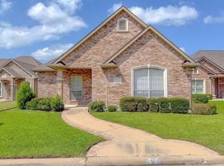 616 Mockingbird Pl, Corsicana, TX 75110