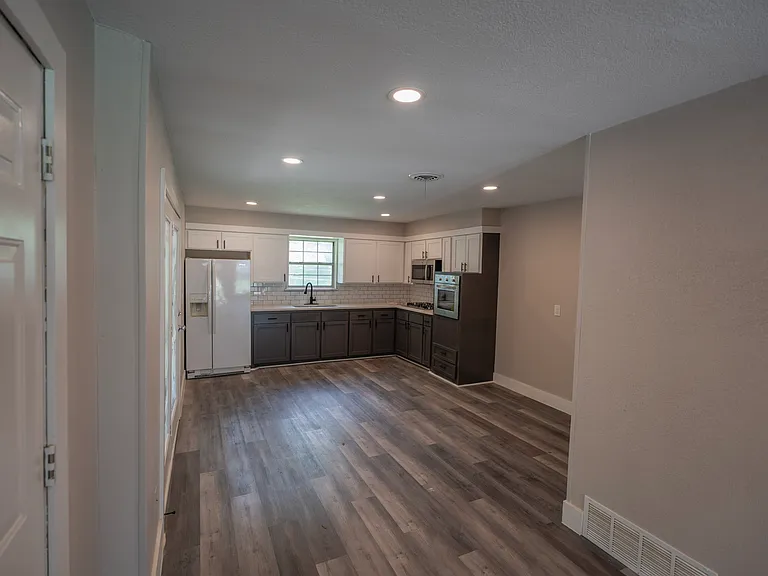 2110 Spikes St — Photo 17