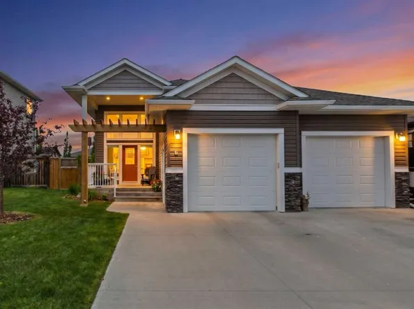 6 E Vantage Cres, Olds, AB T4H 0A8