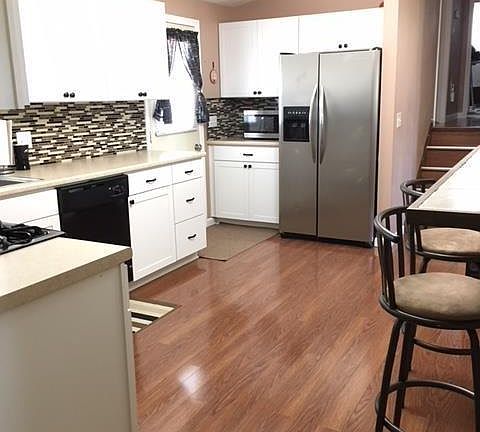 4th image of 2211 W 38th St