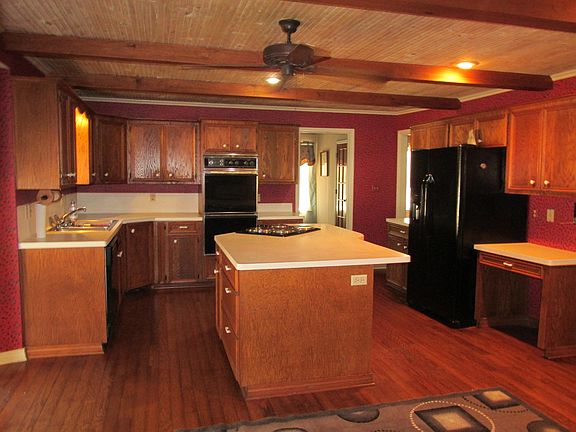 2nd image of 1 Whispering Pines Dr