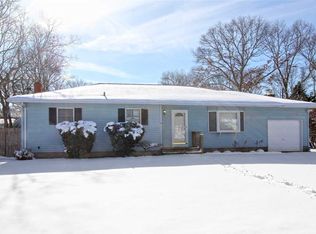 20 Arrowhead Dr, Shirley, NY 11967