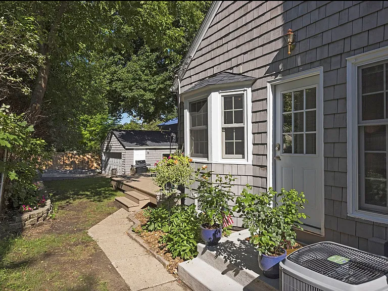 5028 Bedford Ave — Photo 17