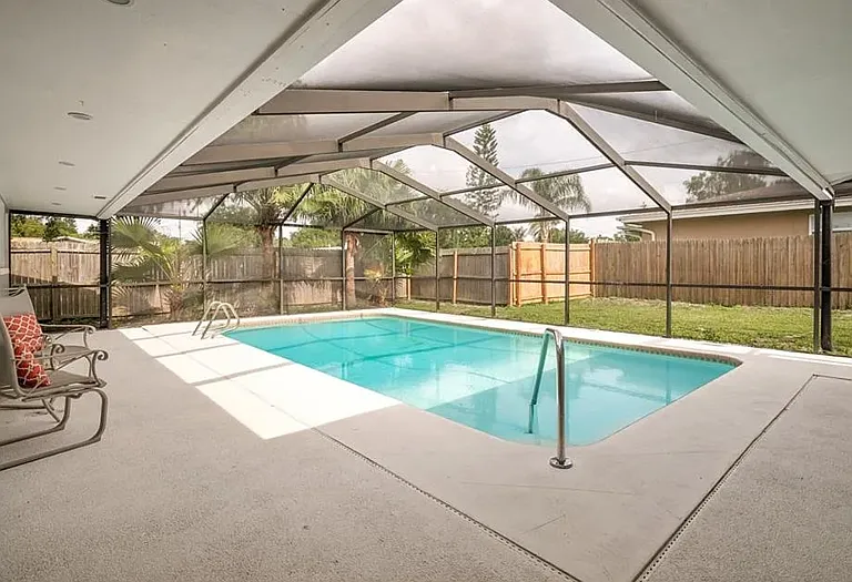 2558 Rosery Rd E — Photo 25