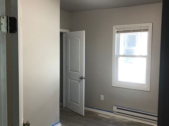 4th image of 178 Humphrey St