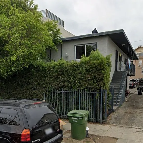 3857 W Mont Clair St — Photo 1
